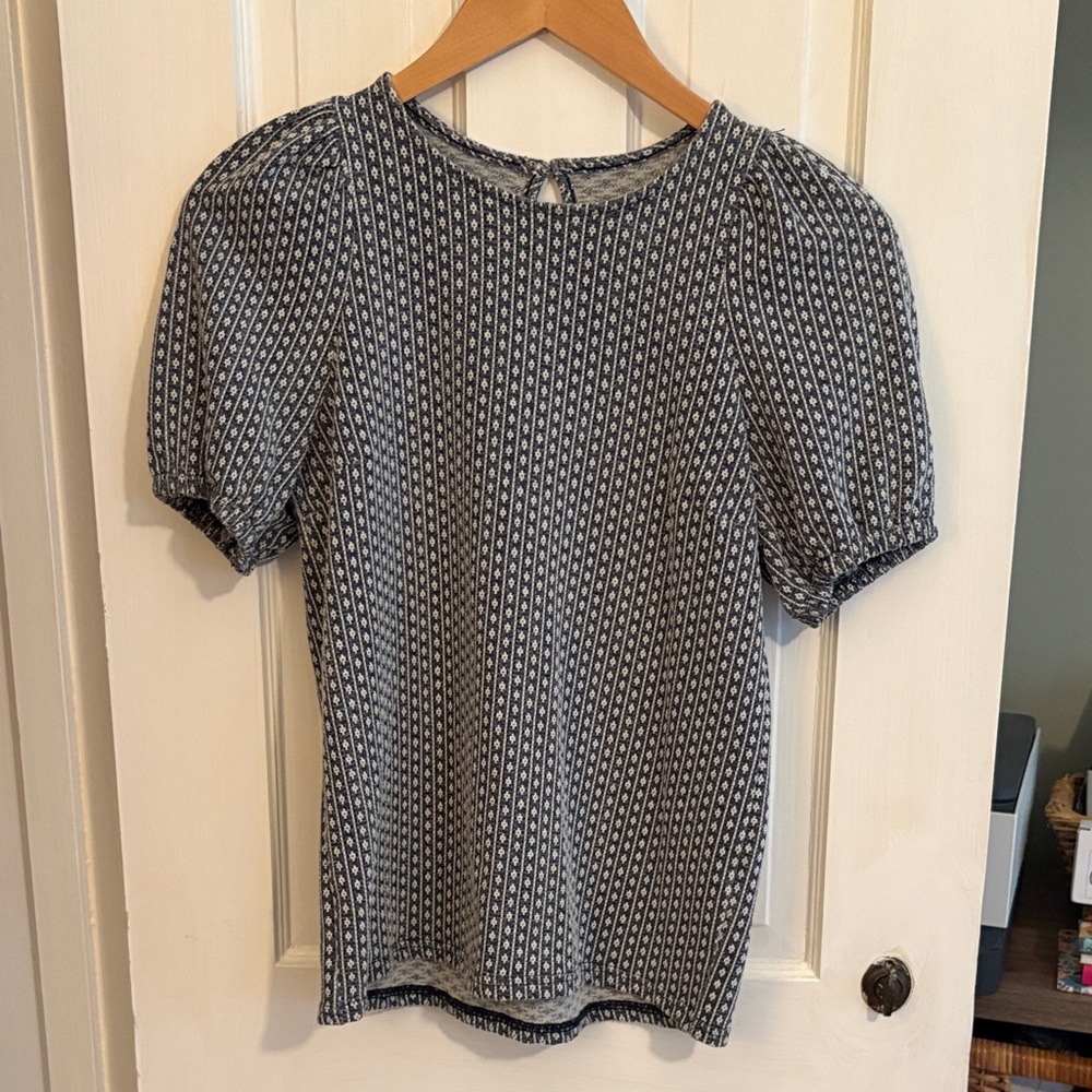 Madewell Women's Navy and White Patterned Puff-Sleeve Top